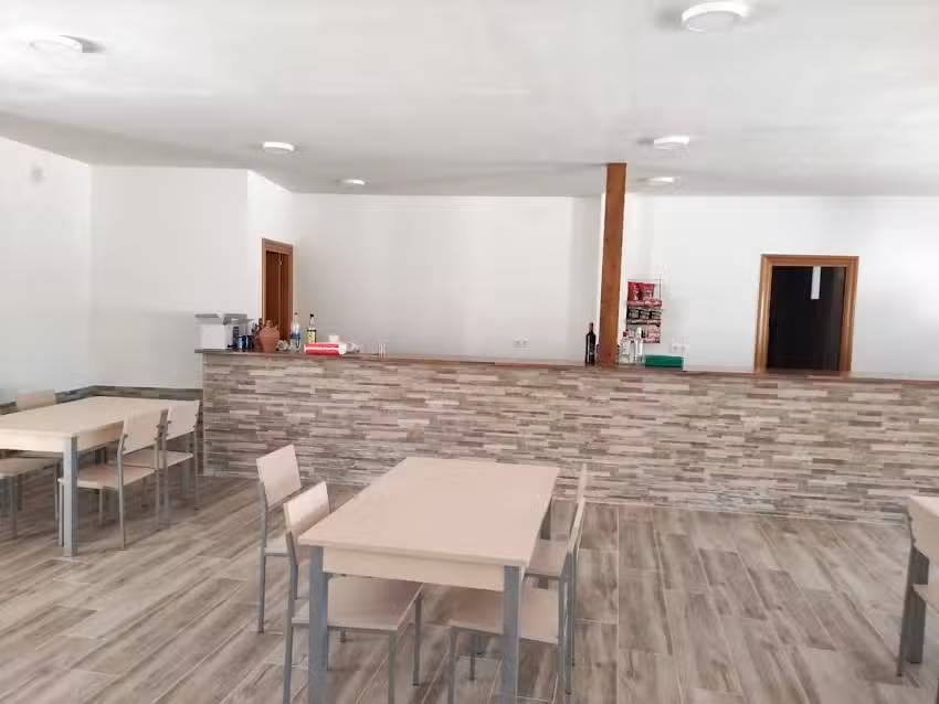 Bar-sal&oacute;n social de la Puebla