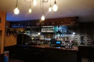 Bar Seara, Vila De Cruces