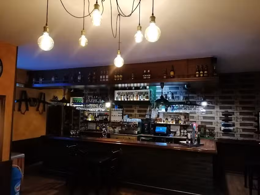 Bar Seara, Vila De Cruces
