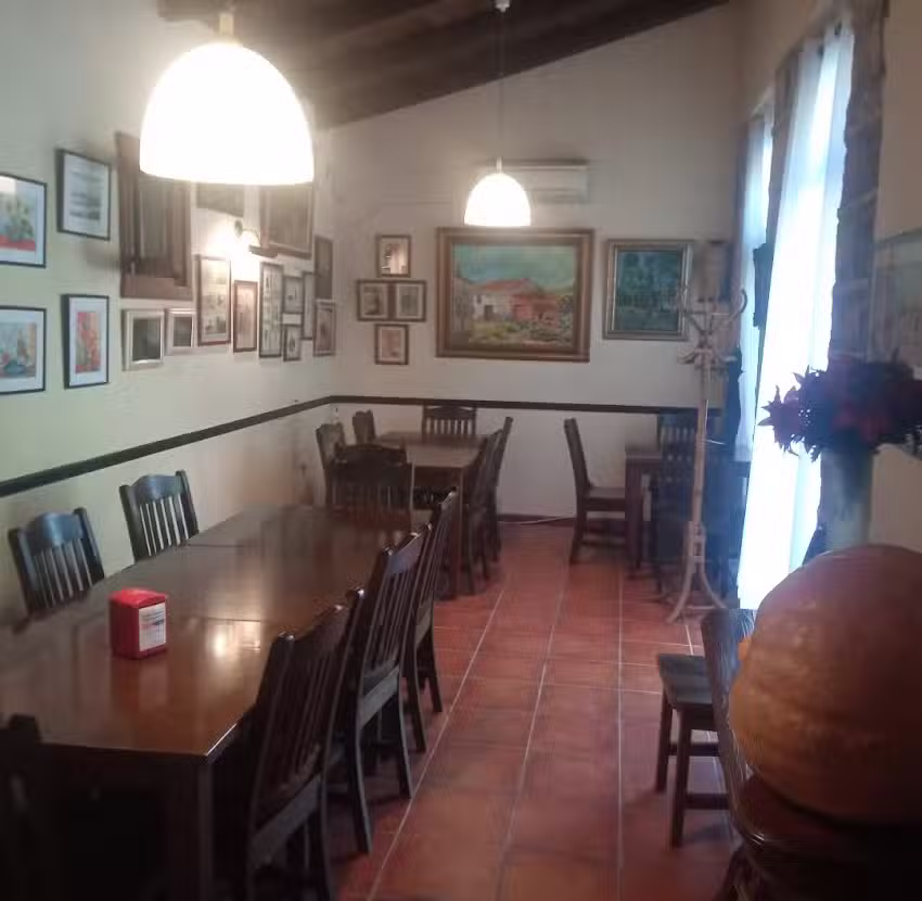 Bar Social Saelices de la Sal