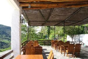 Bar Terraza Camping Trev&eacute;lez