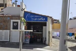 Bar terraza La Ca&ntilde;a