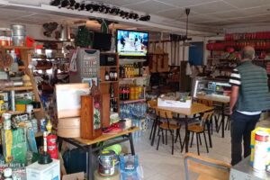 Bar Tienda Casa Claudio