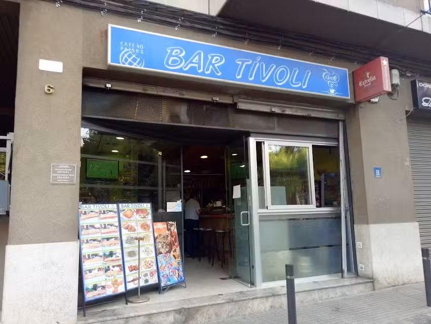 Bar T&iacute;voli
