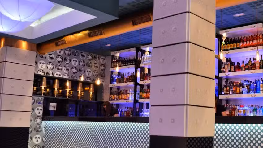 Bar Trabalenguas Copas