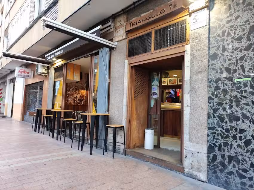 Bar Tri&aacute;ngulo