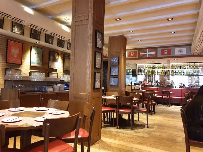 Bar Txapela Gran V&iacute;a