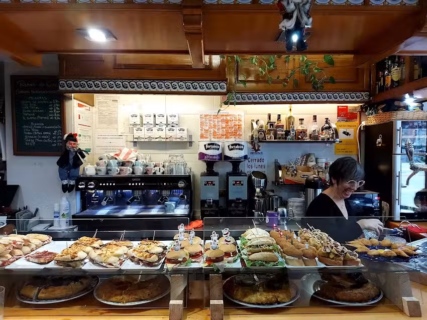 Bar Urdi&ntilde;a