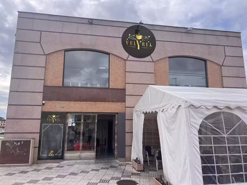 BAR VELYRIA