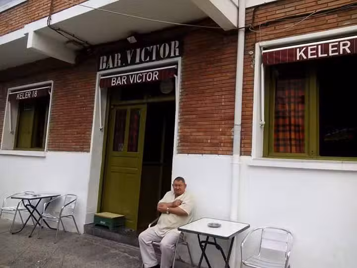 Bar V&iacute;ctor