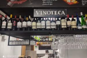 BAR VINOTECA SANTIAGO