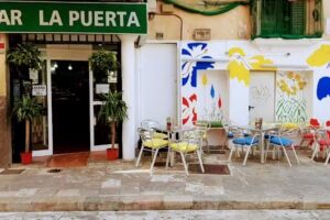 Bar y Restaurante La Puerta