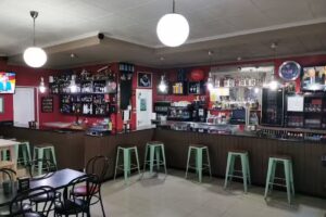 Bar Ya&ntilde;ez