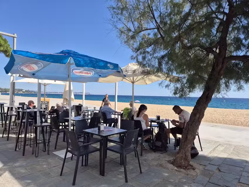 Beach bar J