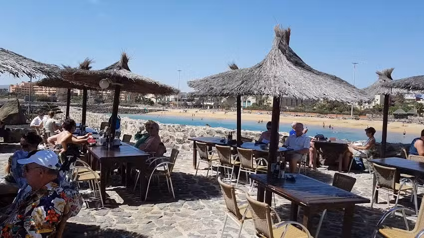 Beach Club Chiringuito La Isla