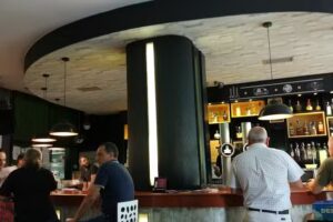 Bekas Snack Bar Caf&eacute;