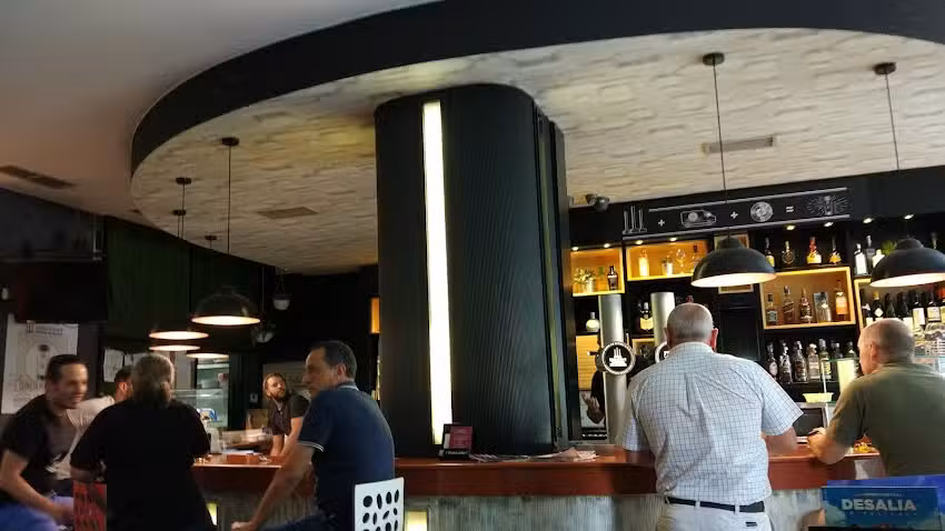 Bekas Snack Bar Caf&eacute;