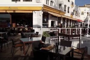 Benabola Sky Lounge Puerto Ban&uacute;s