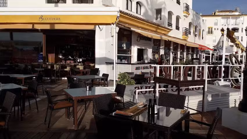 Benabola Sky Lounge Puerto Ban&uacute;s