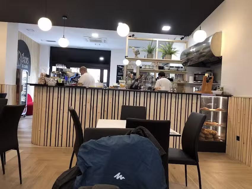 Bikos & Caf&eacute;