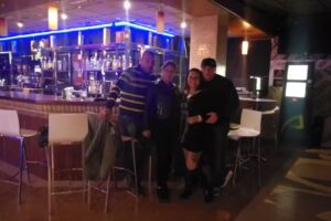 Black & White Tu Lugar De Copas