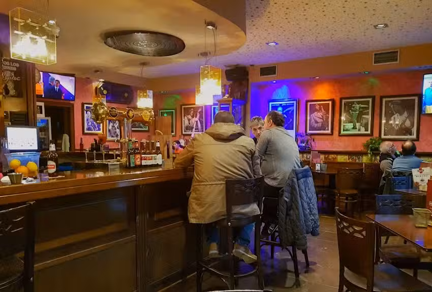 Blue Train Caf&eacute;