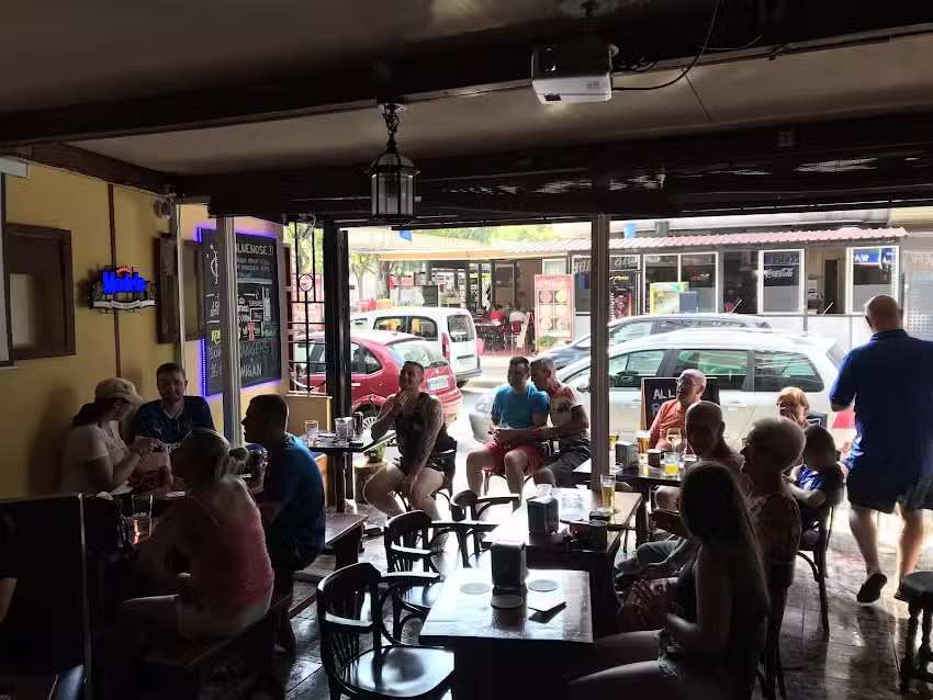 BLUENOSE II Rangers Pub / Bar