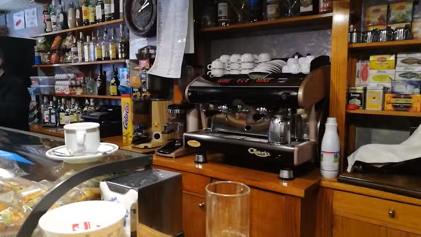 Bodega de Luis Bar
