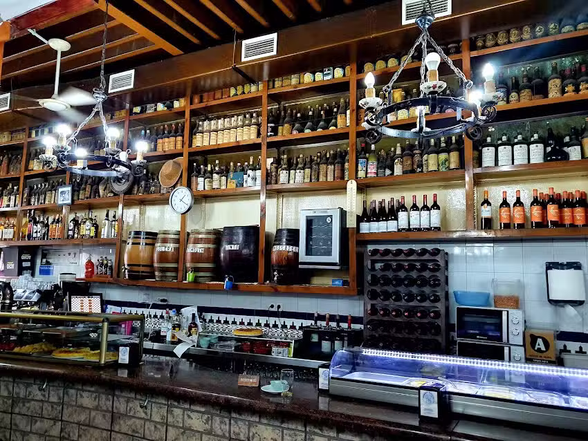 Bodega Nicol&aacute;s