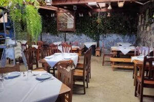 Bodeg&oacute;n El Medianero