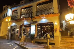 BODEGON GALLERY Restaurante & Tienda de Vinos