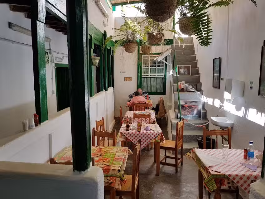 Bodegon Plaza Casa Juan