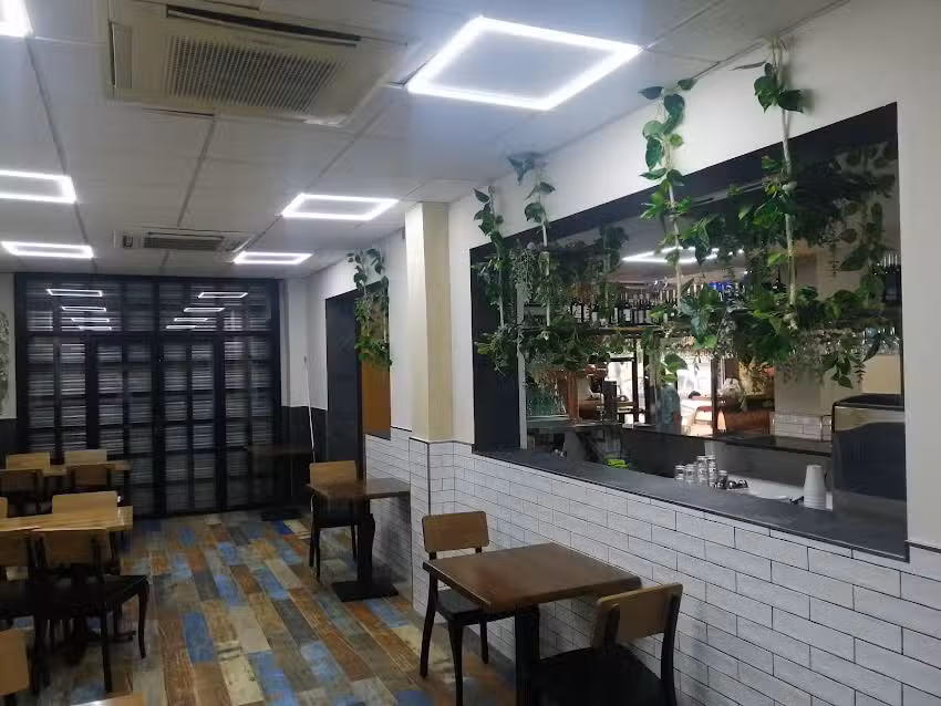 Bodeguita El Capote