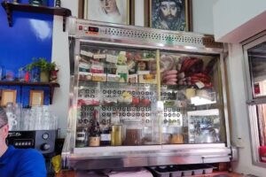 BODEGUITA LAS TRES PIEDRAS