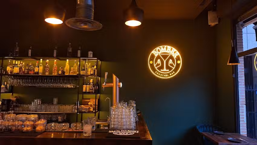 Bomber Cocktail Bar, Cocteler&iacute;a