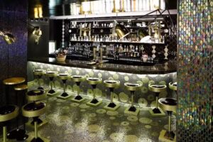 Bond Bar (Col&oacute;n)