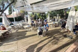 Bot&aacute;nica Eat Drink Play