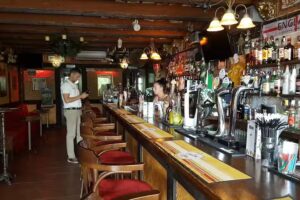 Britannia Inn &ndash; British Family Bar