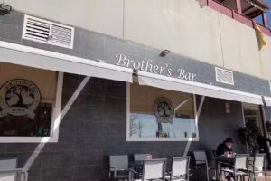 Brothers Bar