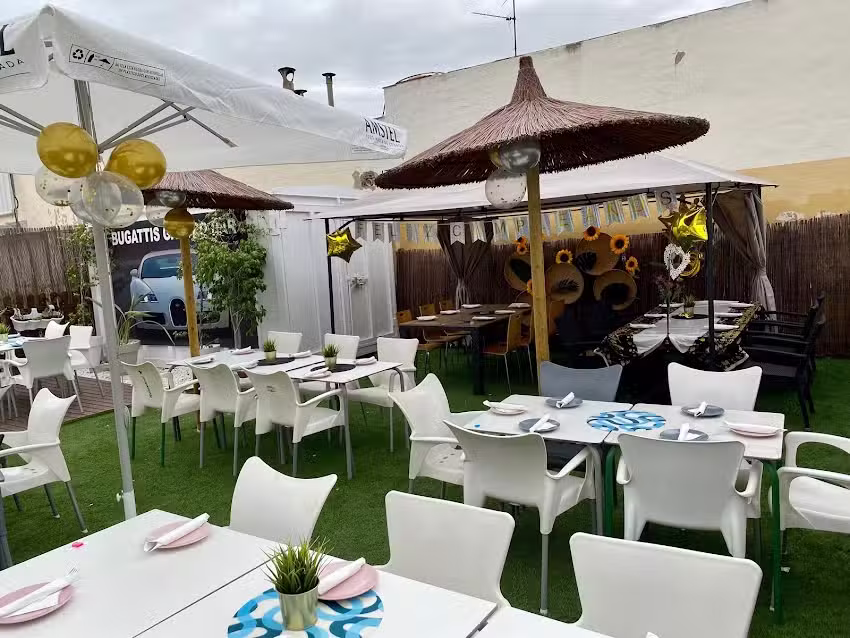 Bugattis Gastro bar terrace