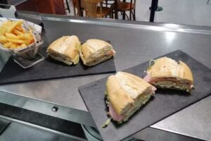 Burger Las Ruedas Churrer&iacute;a Taberna