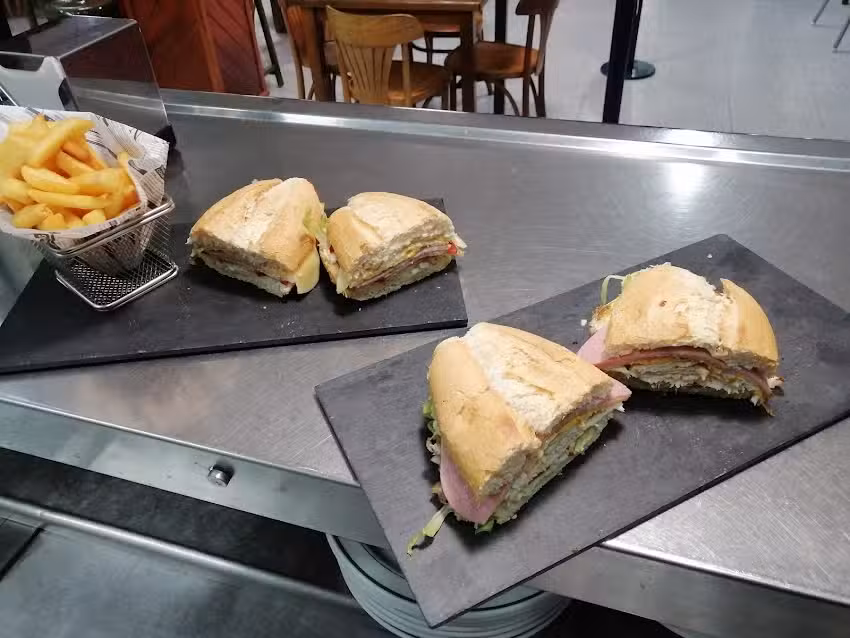 Burger Las Ruedas Churrer&iacute;a Taberna