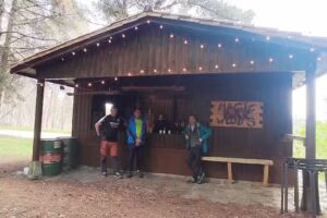 Caba&ntilde;a-Bar &aacute;rea recreativa de la Degoll&aacute;