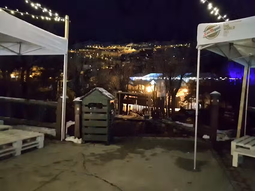 Caba&ntilde;a Mirlo Blanco