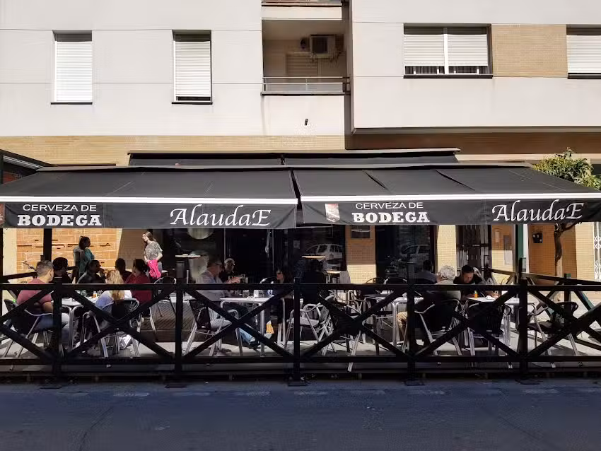 Caf&eacute; Alaudae