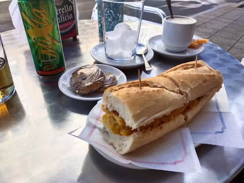 Caf&eacute; Aquarius Snack Bar