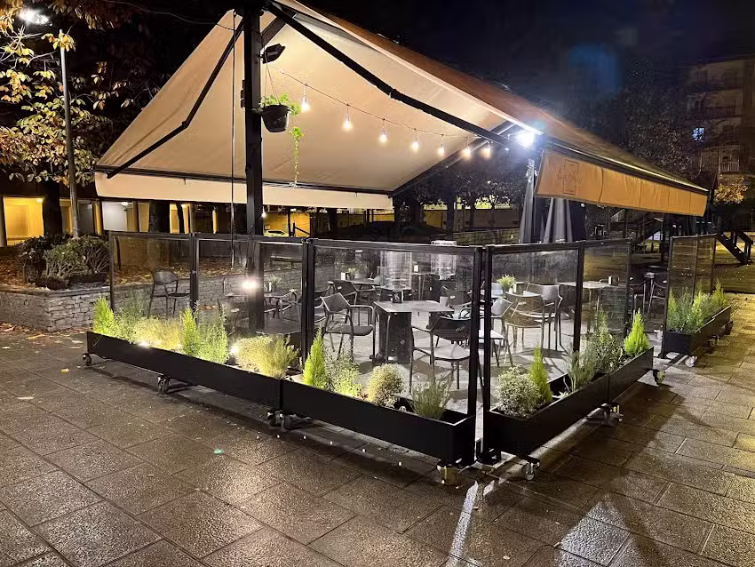 Caf&eacute; Arri. Gastro & Bar