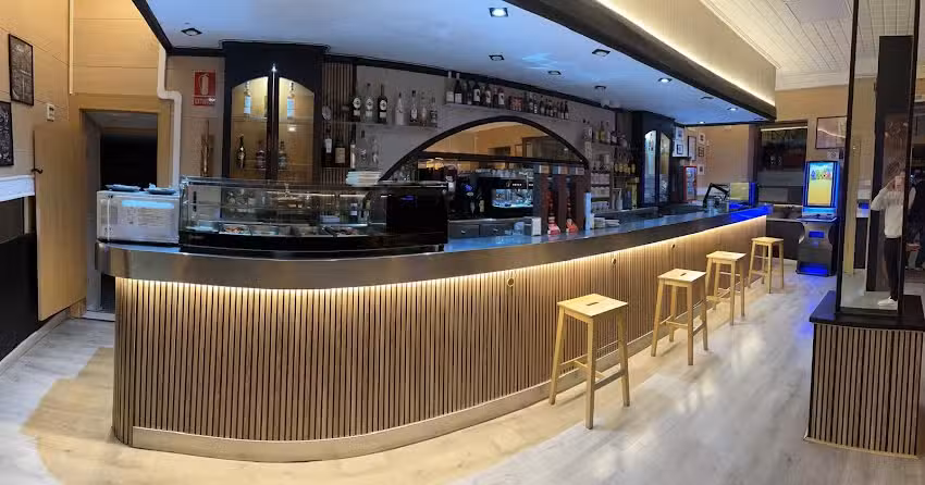 Caf&eacute; Avenida Bar