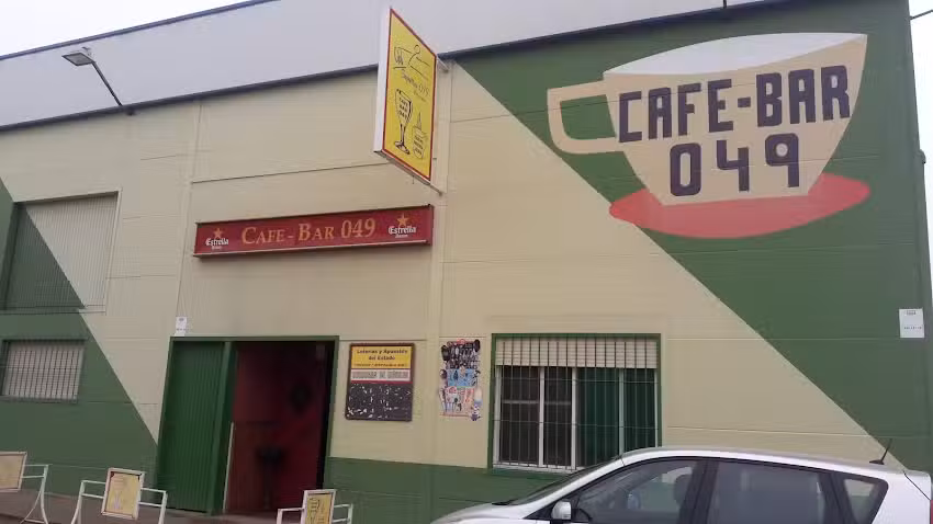 Cafe Bar 049