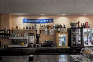 Caf&eacute; bar 15600